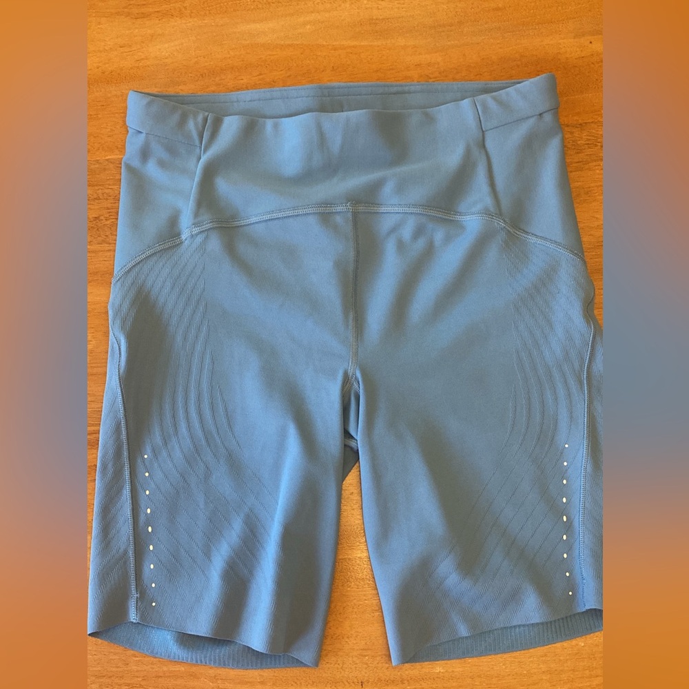 Lulu🍋 SenseKnit Running High Rise Running Short 8”.  Size 8